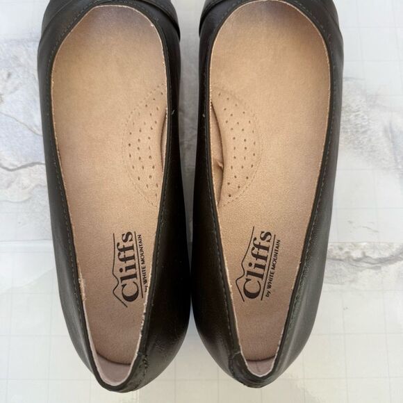 Cliffs by White Mountain Flats • Dark Green • Size 8 • Comfort Ballet Shoes • - Picture 8 of 14